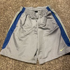 Men’s Nike Shorts Large